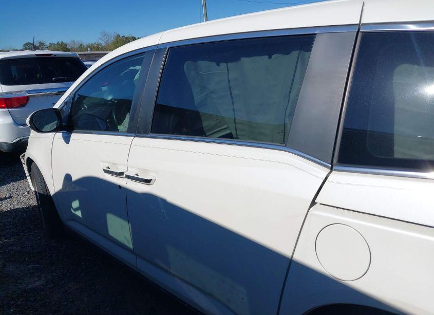 Photo 13 of 2016 Honda Odyssey SE (VIN 5FNRL5H30GB011280)