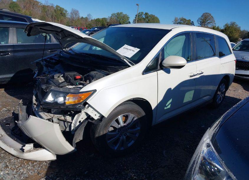 Photo 2 of 2016 Honda Odyssey SE (VIN 5FNRL5H30GB011280)