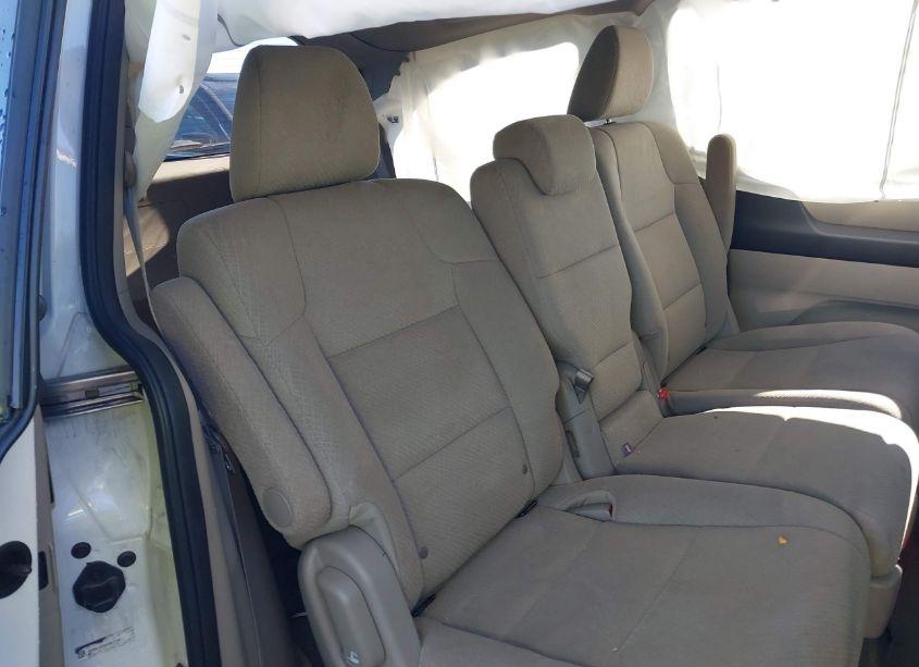 Photo 8 of 2016 Honda Odyssey SE (VIN 5FNRL5H30GB011280)