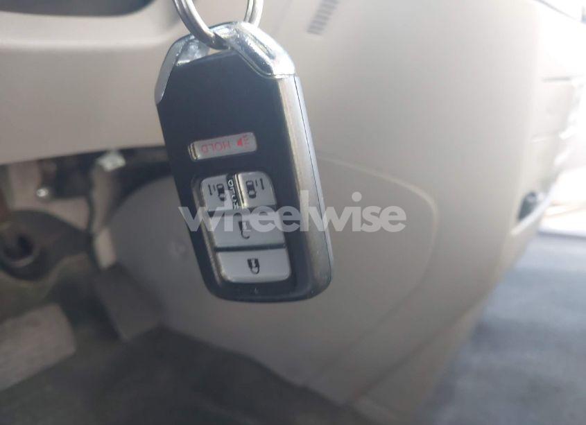 Photo 11 of 2016 Honda Odyssey SE (VIN 5FNRL5H30GB064917)