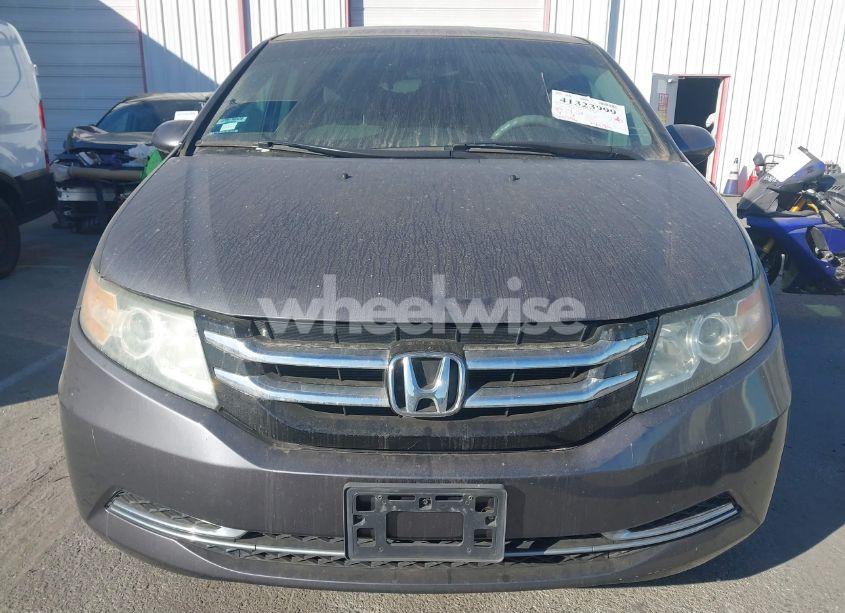 Photo 13 of 2016 Honda Odyssey SE (VIN 5FNRL5H30GB064917)