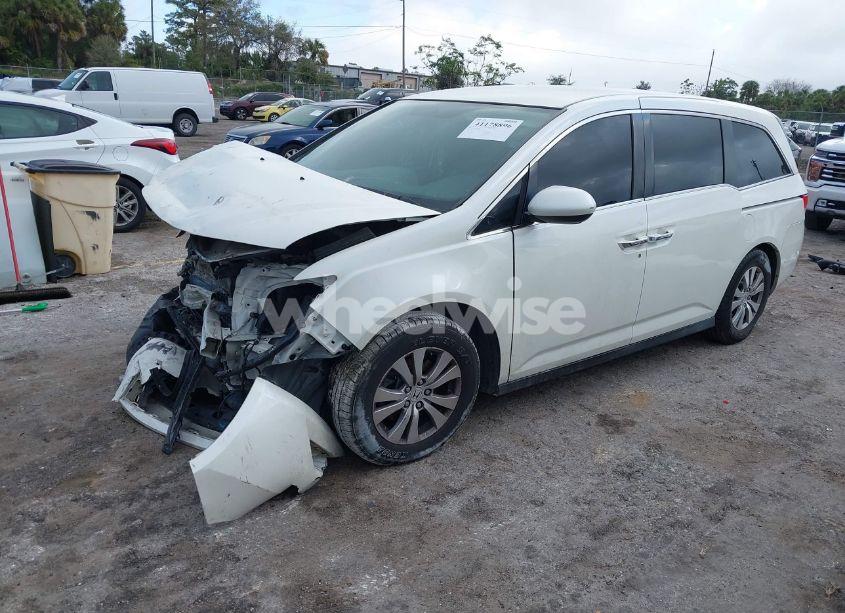 Photo 2 of 2016 Honda Odyssey SE (VIN 5FNRL5H30GB115929)