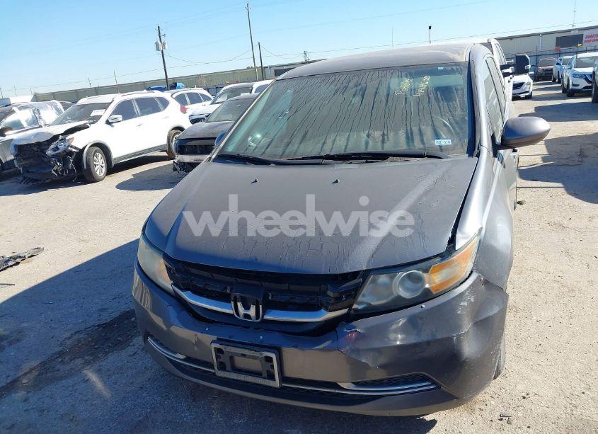Photo 12 of 2016 Honda Odyssey SE (VIN 5FNRL5H30GB132004)