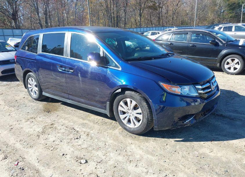 2016 Honda Odyssey SE (VIN 5FNRL5H30GB153306) main photo