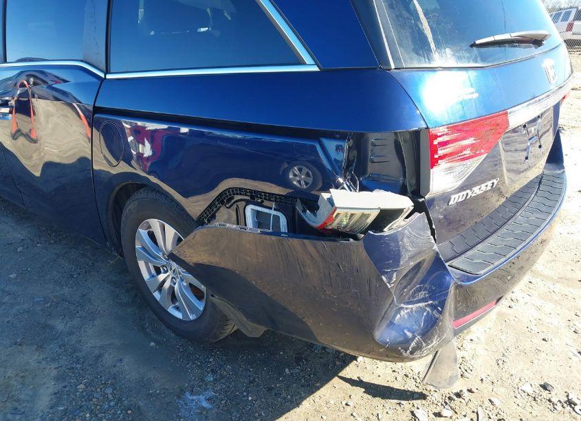 Photo 6 of 2016 Honda Odyssey SE (VIN 5FNRL5H30GB153306)