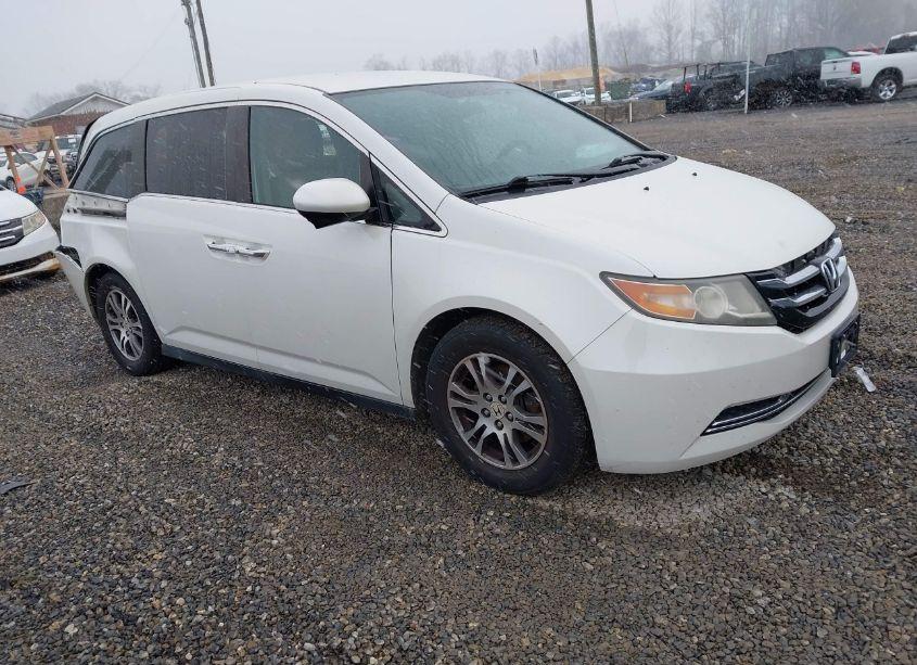 2016 Honda Odyssey SE (VIN 5FNRL5H31GB049794) main photo