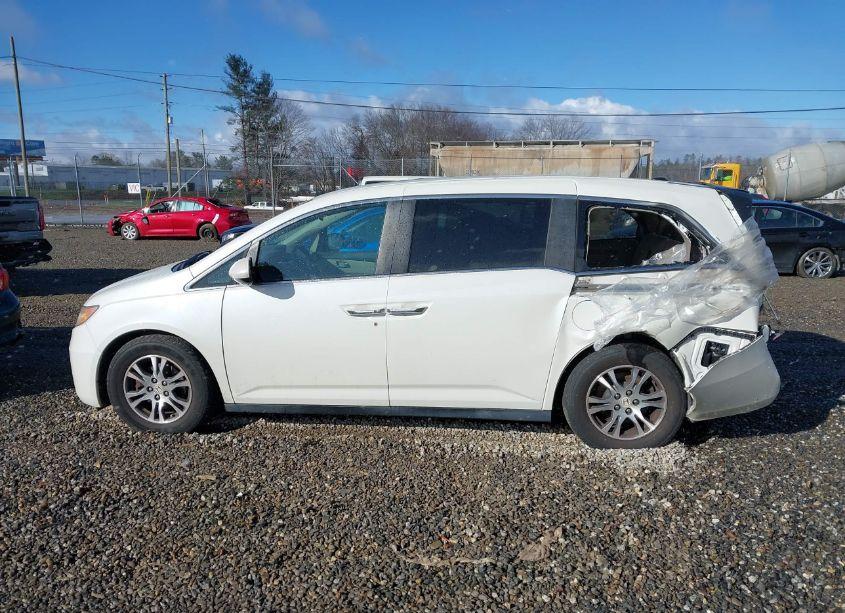 Photo 14 of 2016 Honda Odyssey SE (VIN 5FNRL5H31GB049794)