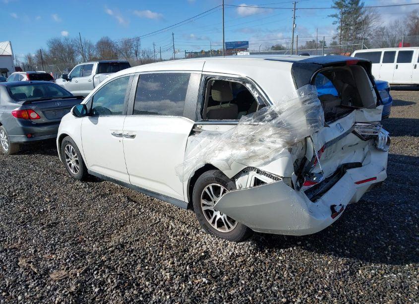 Photo 3 of 2016 Honda Odyssey SE (VIN 5FNRL5H31GB049794)