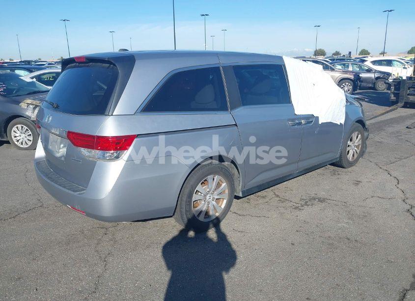 Photo 4 of 2016 Honda Odyssey SE (VIN 5FNRL5H31GB061170)