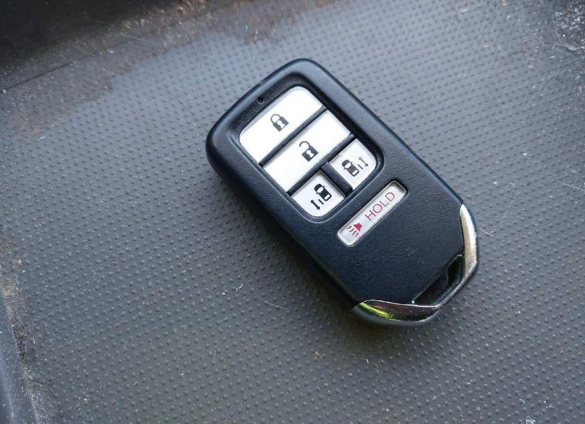 Photo 11 of 2016 Honda Odyssey SE (VIN 5FNRL5H31GB101263)