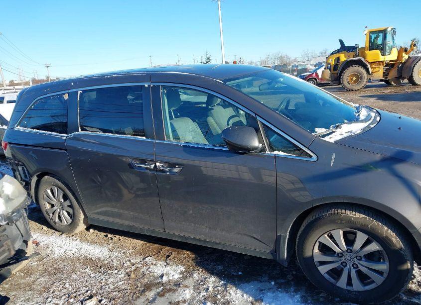 Photo 13 of 2016 Honda Odyssey SE (VIN 5FNRL5H31GB101263)