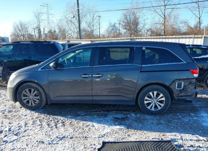 Photo 14 of 2016 Honda Odyssey SE (VIN 5FNRL5H31GB101263)