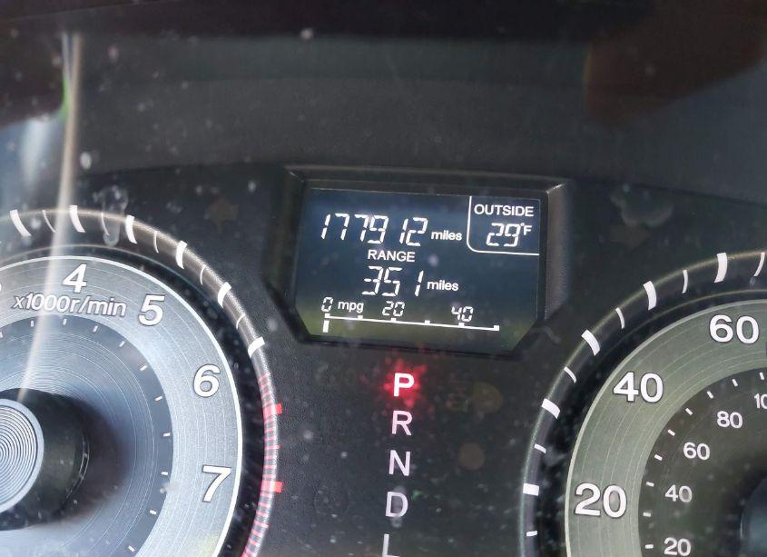 Photo 15 of 2016 Honda Odyssey SE (VIN 5FNRL5H31GB101263)