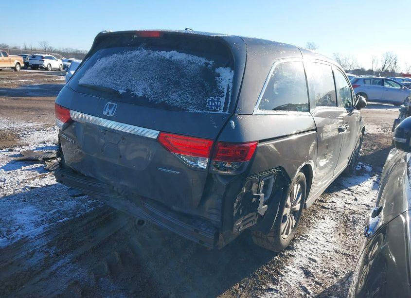 Photo 4 of 2016 Honda Odyssey SE (VIN 5FNRL5H31GB101263)