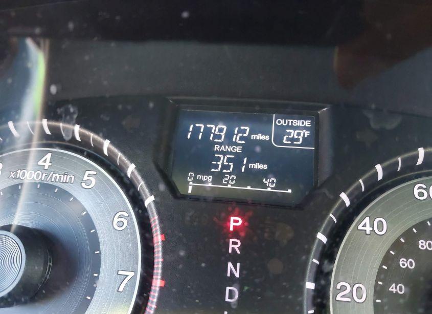 Photo 7 of 2016 Honda Odyssey SE (VIN 5FNRL5H31GB101263)