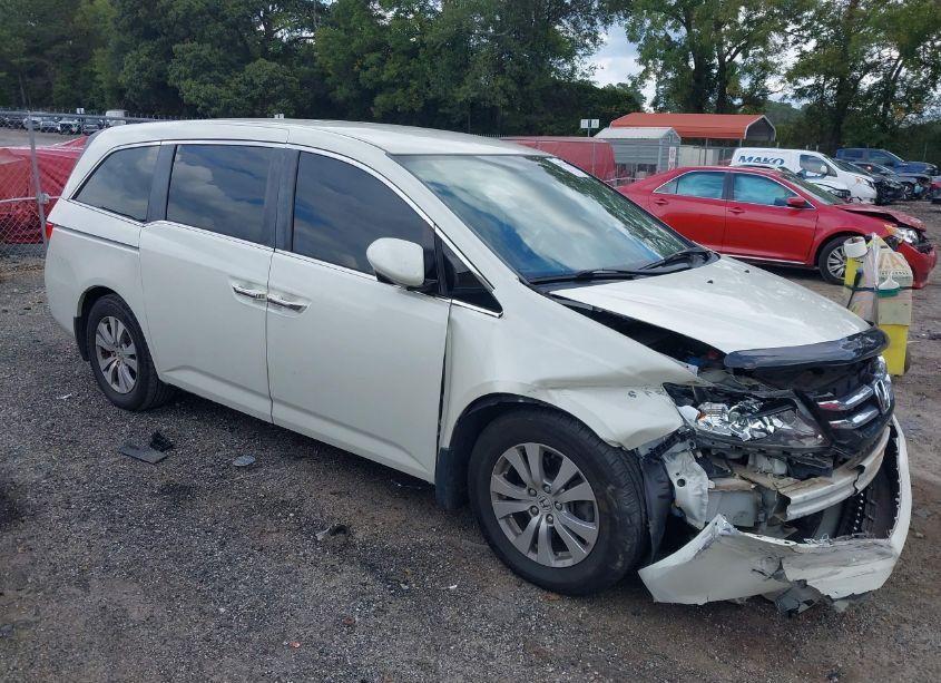 2016 Honda Odyssey SE (VIN 5FNRL5H31GB121075) main photo