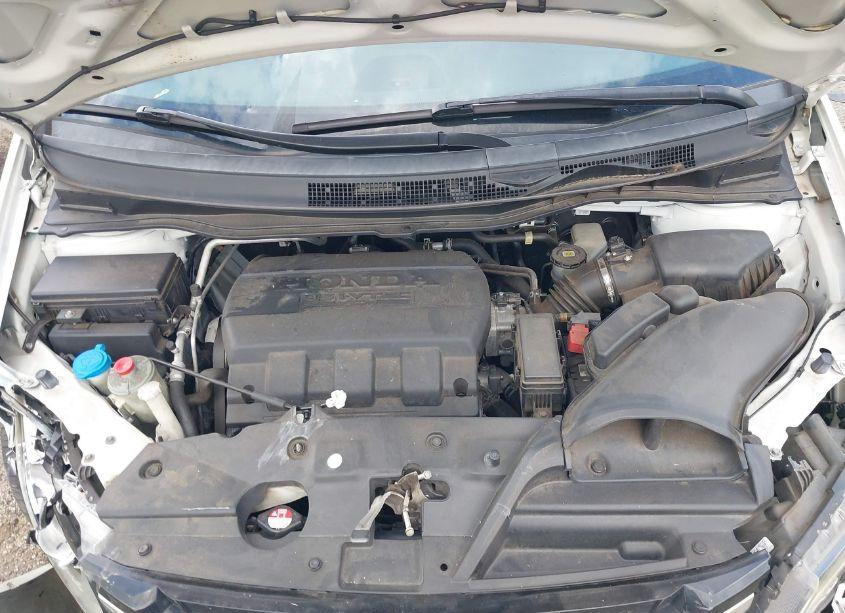 Photo 10 of 2016 Honda Odyssey SE (VIN 5FNRL5H31GB121075)