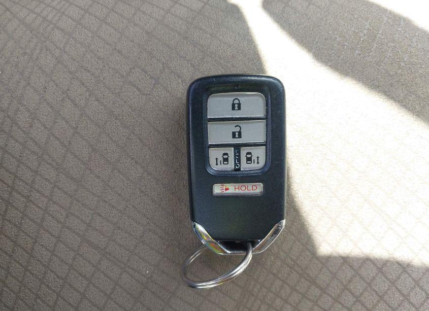 Photo 11 of 2016 Honda Odyssey SE (VIN 5FNRL5H31GB121075)