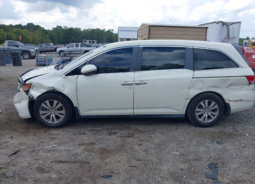 Photo 14 of 2016 Honda Odyssey SE (VIN 5FNRL5H31GB121075)