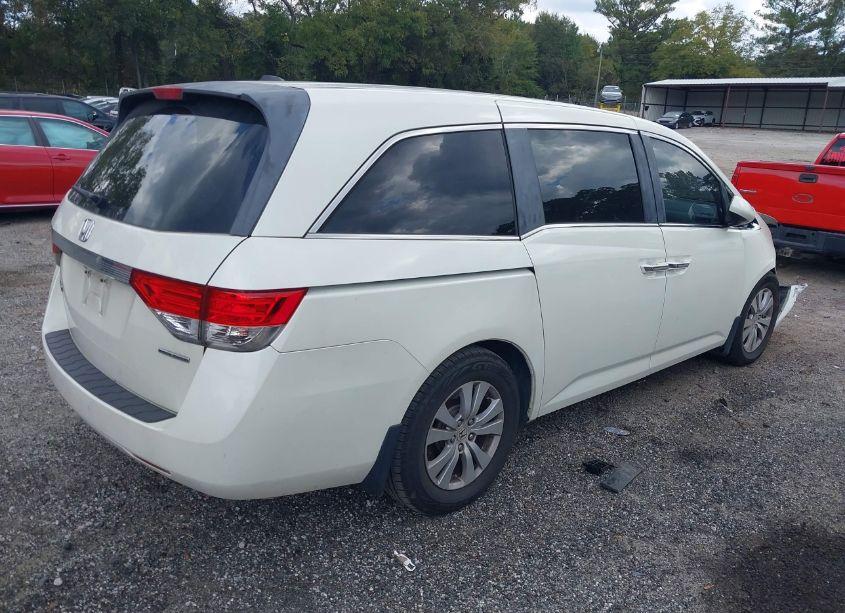 Photo 4 of 2016 Honda Odyssey SE (VIN 5FNRL5H31GB121075)