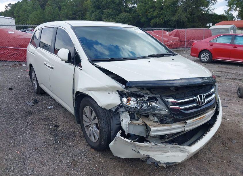 Photo 6 of 2016 Honda Odyssey SE (VIN 5FNRL5H31GB121075)