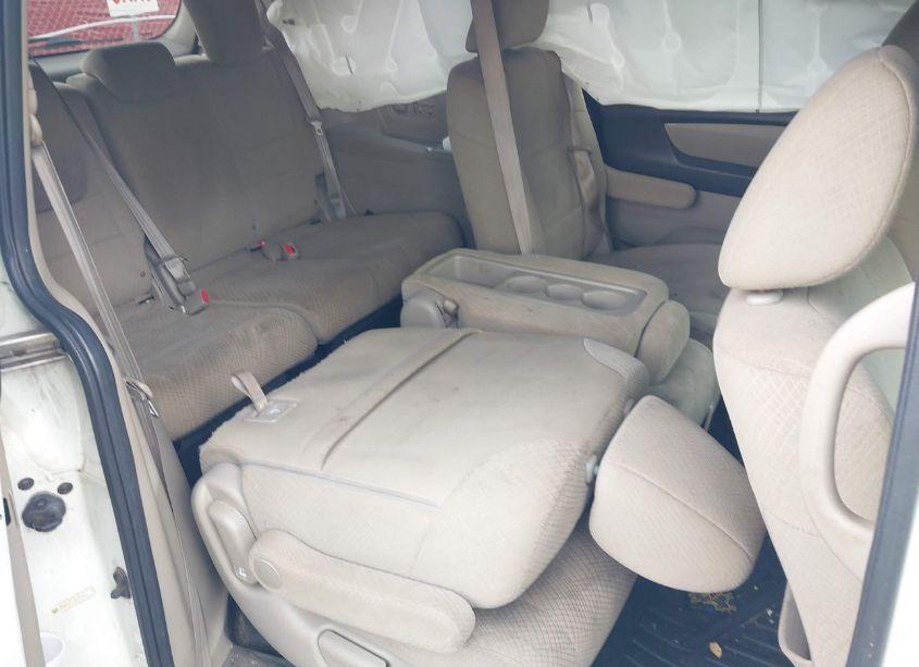 Photo 8 of 2016 Honda Odyssey SE (VIN 5FNRL5H31GB121075)