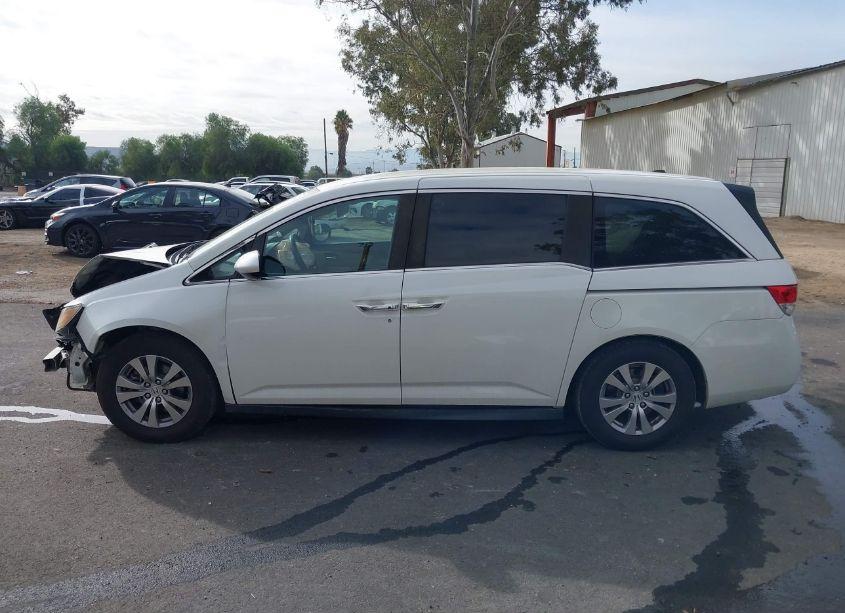 Photo 14 of 2016 Honda Odyssey SE (VIN 5FNRL5H31GB168722)