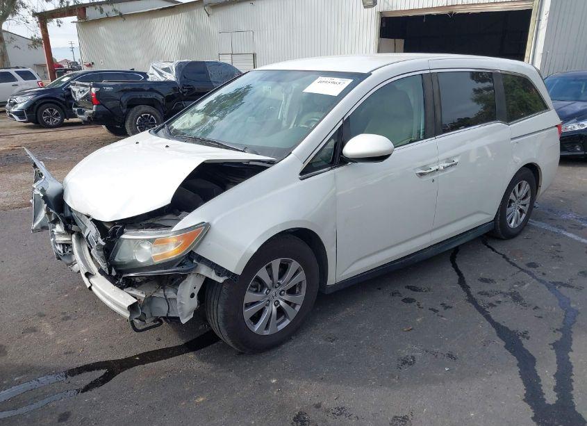 Photo 2 of 2016 Honda Odyssey SE (VIN 5FNRL5H31GB168722)