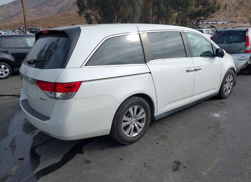 Photo 4 of 2016 Honda Odyssey SE (VIN 5FNRL5H31GB168722)