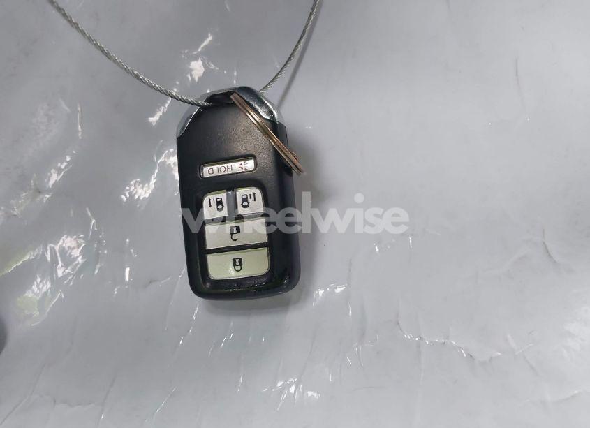 Photo 11 of 2017 Honda Odyssey SE (VIN 5FNRL5H31HB020524)