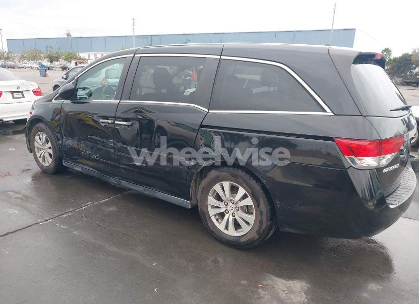 Photo 3 of 2017 Honda Odyssey SE (VIN 5FNRL5H31HB020524)