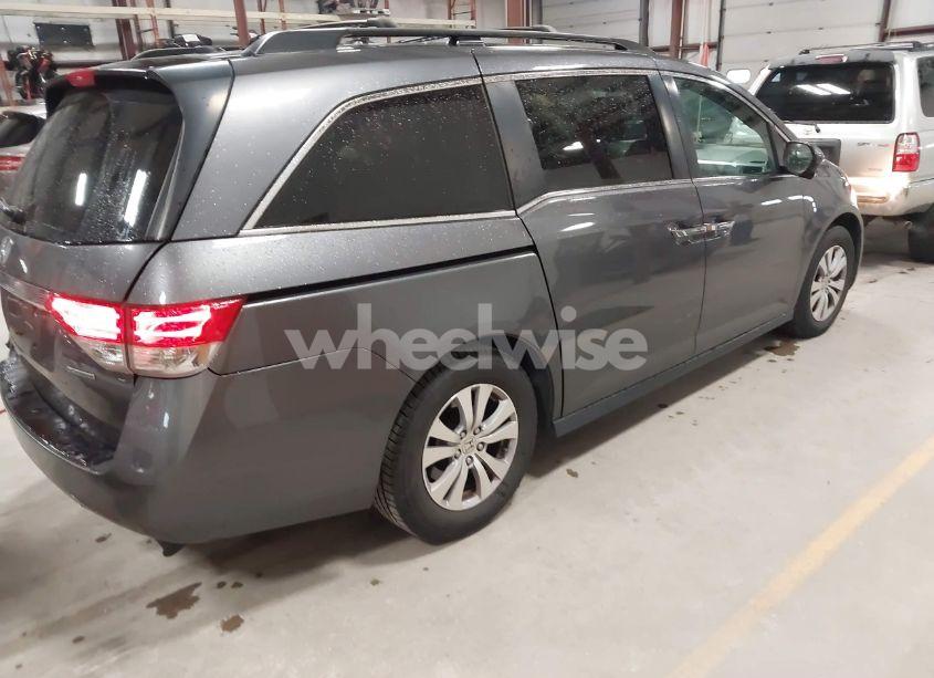 Photo 4 of 2017 Honda Odyssey SE (VIN 5FNRL5H31HB026629)