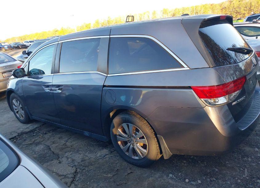 Photo 14 of 2016 Honda Odyssey SE (VIN 5FNRL5H32GB040960)