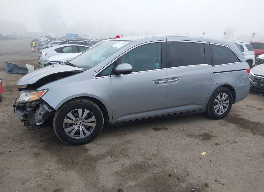 Photo 15 of 2016 Honda Odyssey SE (VIN 5FNRL5H32GB116855)