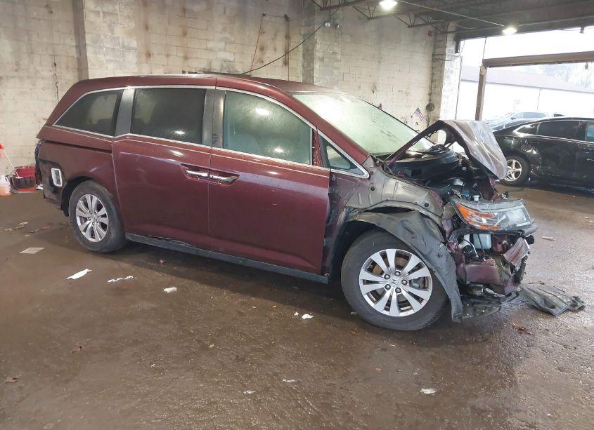 2016 Honda Odyssey SE (VIN 5FNRL5H32GB156580) main photo