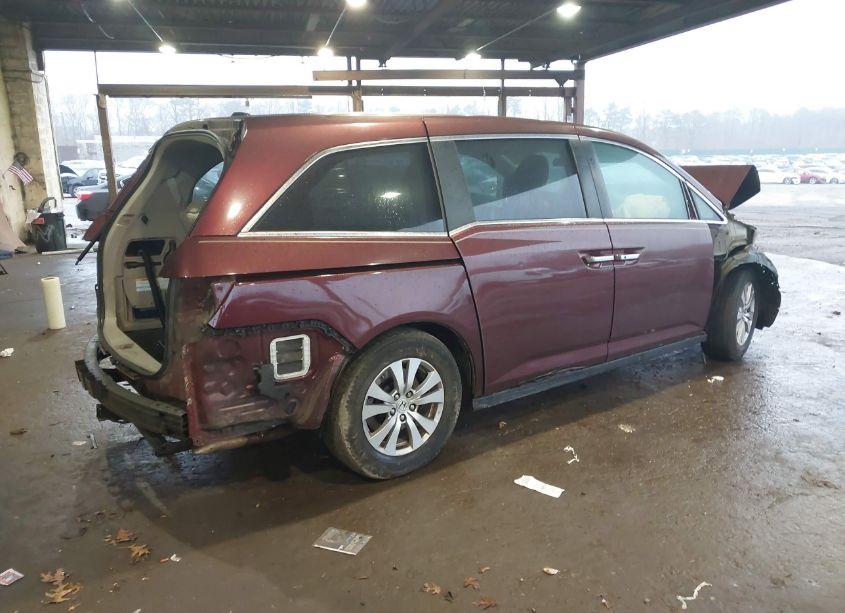 Photo 4 of 2016 Honda Odyssey SE (VIN 5FNRL5H32GB156580)