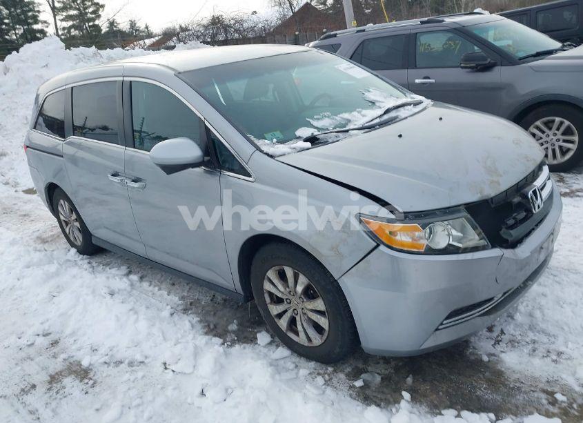 2016 Honda Odyssey SE (VIN 5FNRL5H33GB007630) main photo