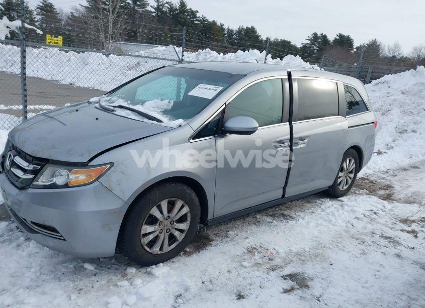 Photo 14 of 2016 Honda Odyssey SE (VIN 5FNRL5H33GB007630)