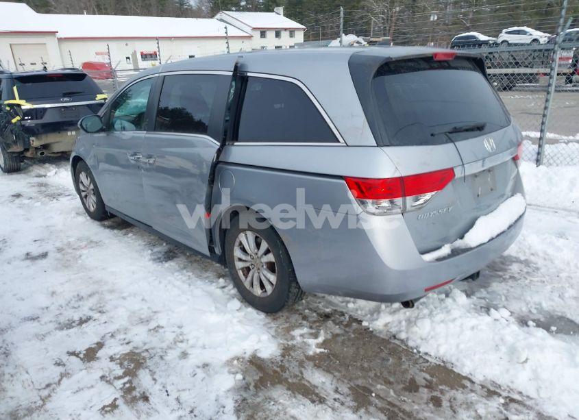 Photo 3 of 2016 Honda Odyssey SE (VIN 5FNRL5H33GB007630)