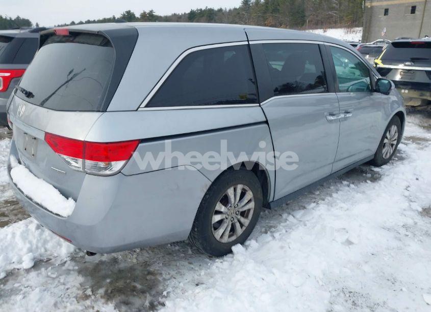 Photo 4 of 2016 Honda Odyssey SE (VIN 5FNRL5H33GB007630)