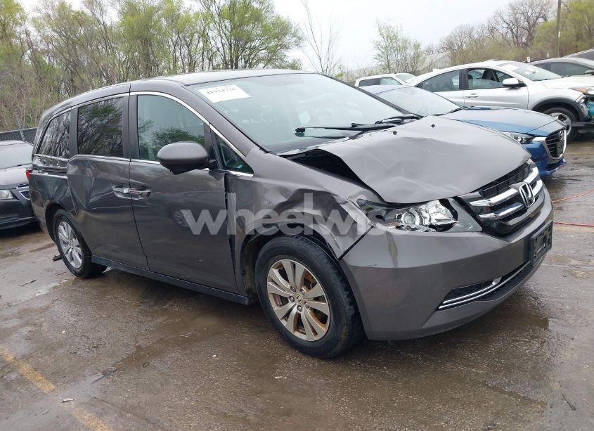 2016 Honda Odyssey SE (VIN 5FNRL5H33GB021222) main photo