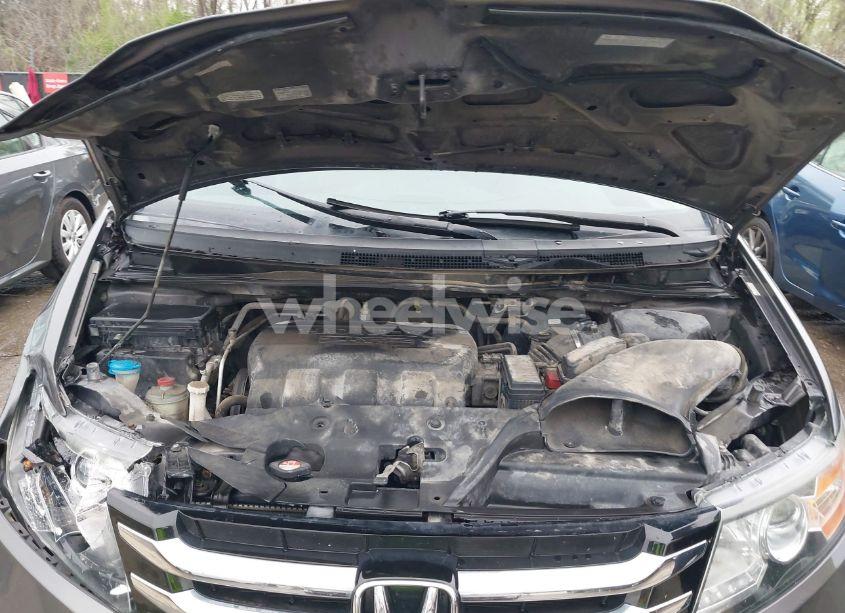 Photo 10 of 2016 Honda Odyssey SE (VIN 5FNRL5H33GB021222)