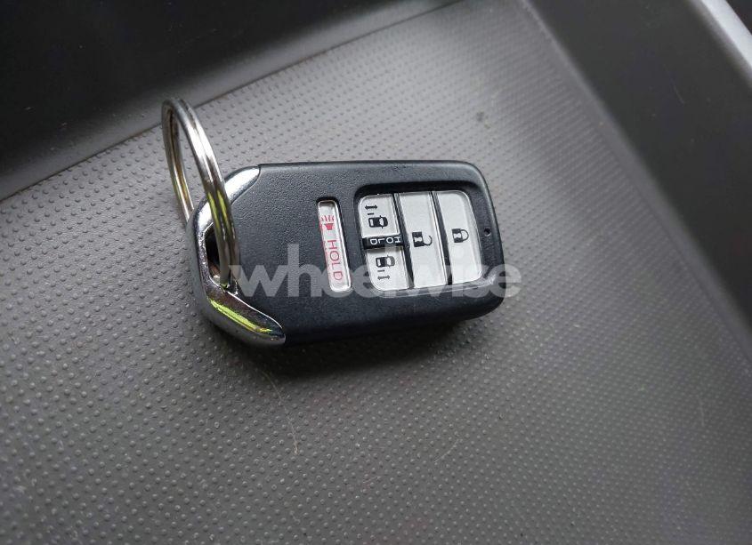 Photo 11 of 2016 Honda Odyssey SE (VIN 5FNRL5H33GB021222)