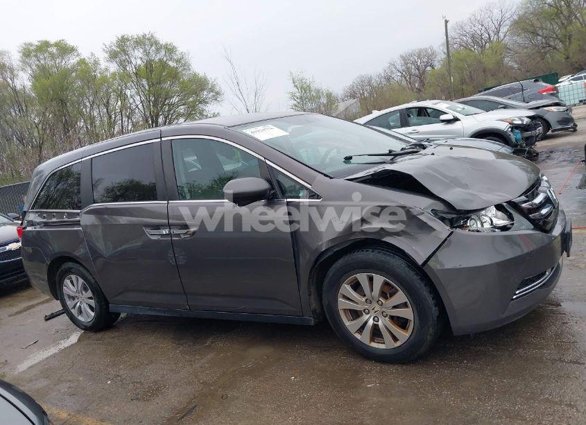 Photo 13 of 2016 Honda Odyssey SE (VIN 5FNRL5H33GB021222)