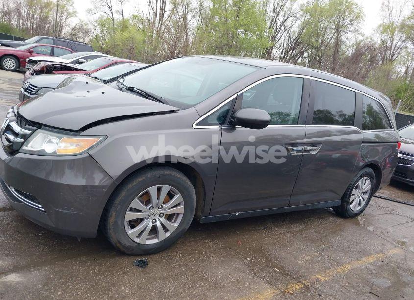 Photo 14 of 2016 Honda Odyssey SE (VIN 5FNRL5H33GB021222)