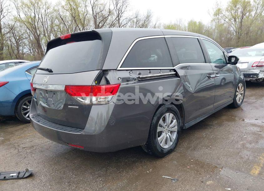 Photo 4 of 2016 Honda Odyssey SE (VIN 5FNRL5H33GB021222)