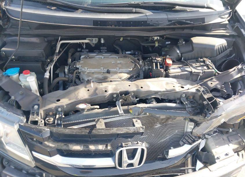 Photo 10 of 2016 Honda Odyssey SE (VIN 5FNRL5H33GB040157)