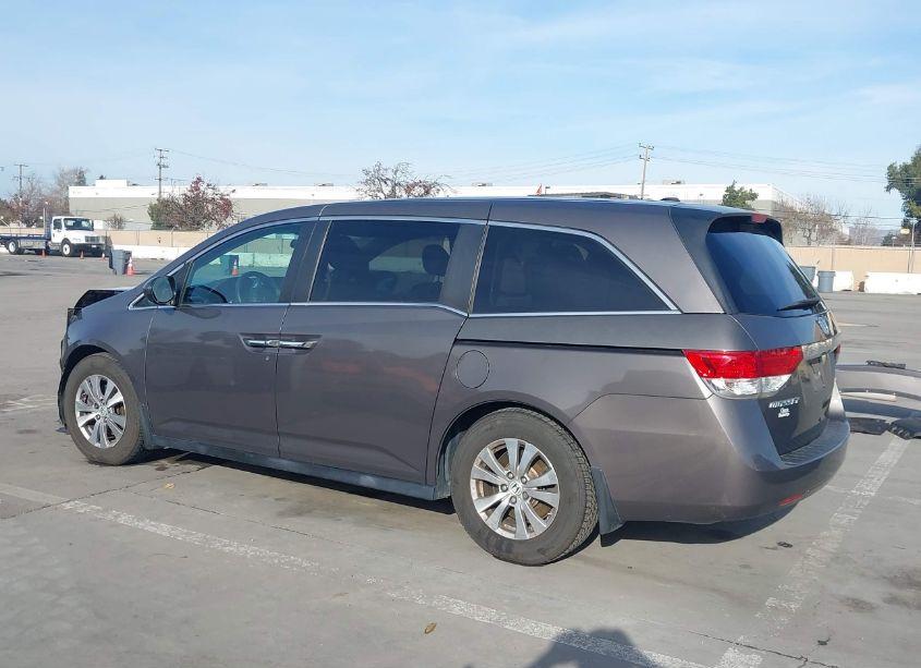 Photo 3 of 2016 Honda Odyssey SE (VIN 5FNRL5H33GB040157)