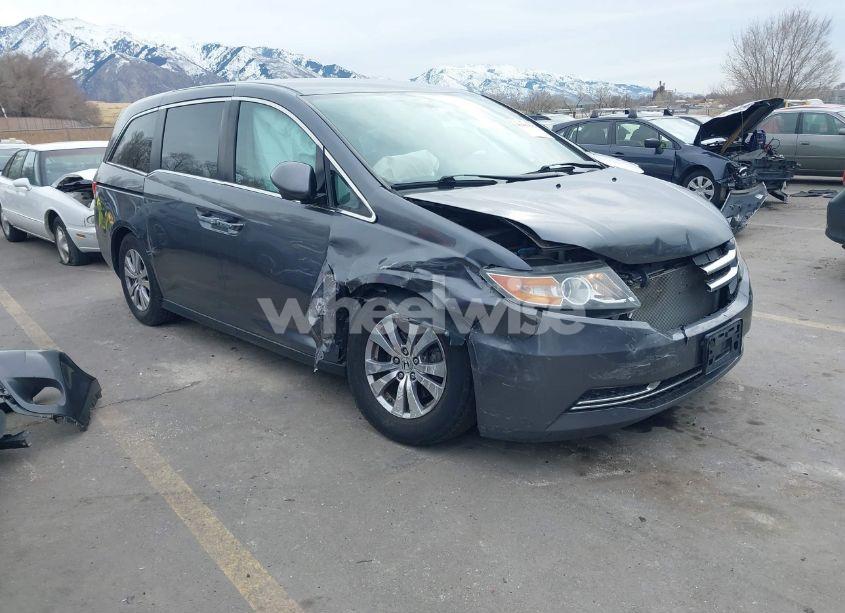 2016 Honda Odyssey SE (VIN 5FNRL5H33GB141375) main photo