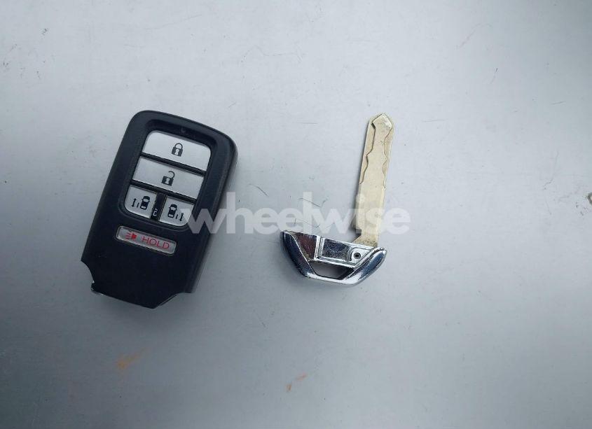 Photo 11 of 2016 Honda Odyssey SE (VIN 5FNRL5H33GB141375)